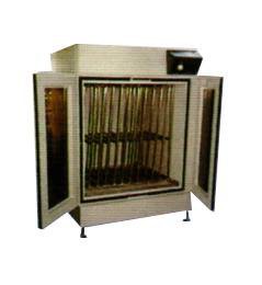 型 號： CY-53 .CY-53S  產品名稱： 網版乾燥箱  簡 介： 　  特 性：  1.溫度無斷控制。 2.立式內層白鐵四方型管架構。  規 格： 機型 網版乾燥箱 SCREEN PLATE DRIER  MODEL CY-53-2 橫式 CY-53S-2 直式  有效面積(cm)