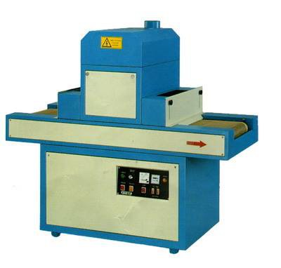 型 號： CY-503W  產品名稱： UV紫外線乾燥機 ５０３W  簡 介： 適用於PC板、壓克力板、玻璃、銘板、金屬、木器、塑膠字健等之網印與塗裝。  特 性： 　  規 格： 有 效 照 射 600（m/m)